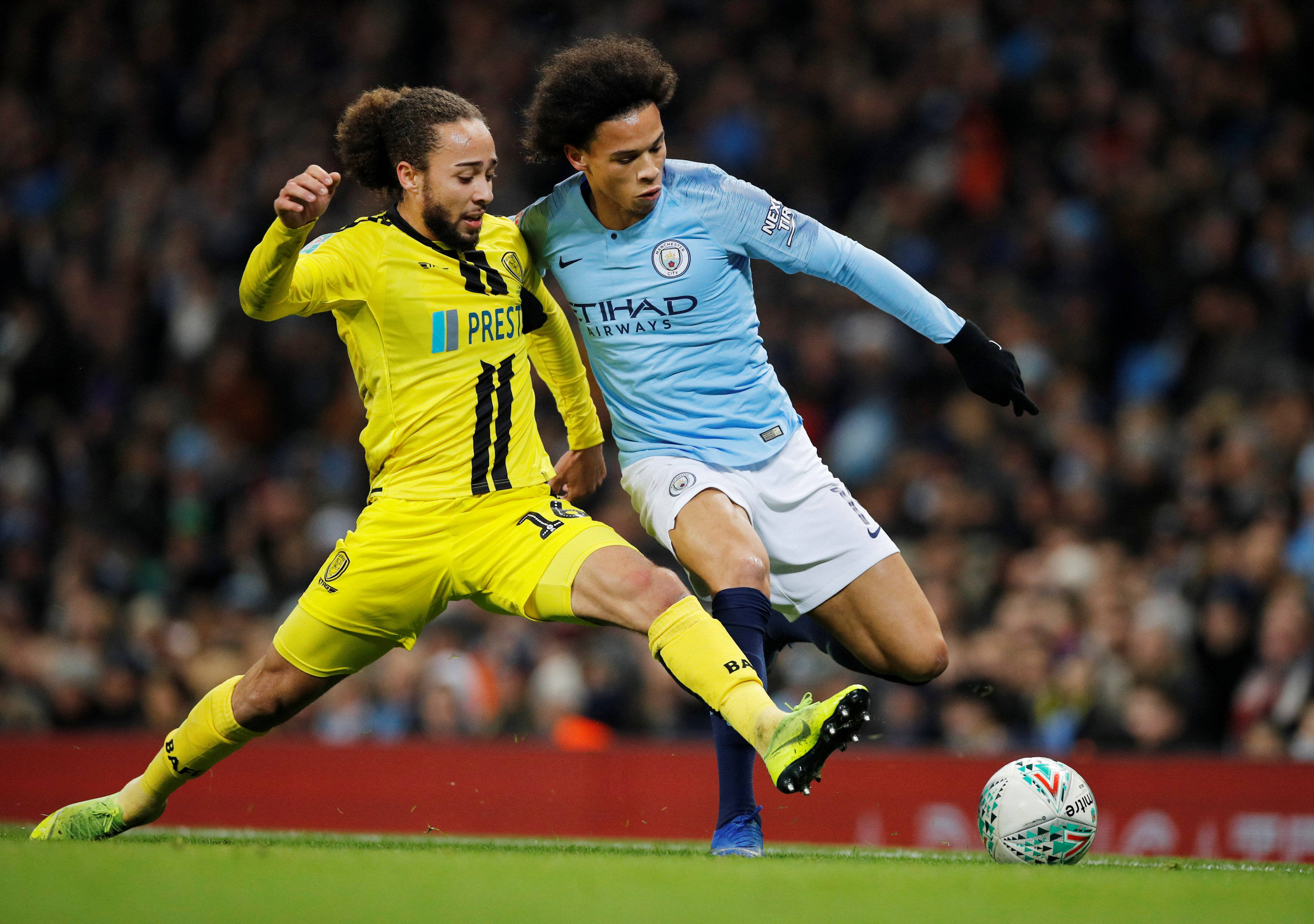 关键时刻西甲焦点战,皇家社会单刀错失,态度坚定,轮换策略成焦点 关键时刻西甲焦点战,皇家社会单刀错失,态度坚定,轮换策略成焦点