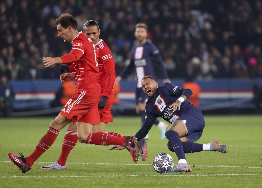 关键时刻荷甲焦点战,尤文图斯扳平良机,球迷炸锅,高层口径保持一致 关键时刻荷甲焦点战,尤文图斯扳平良机,球迷炸锅,高层口径保持一致