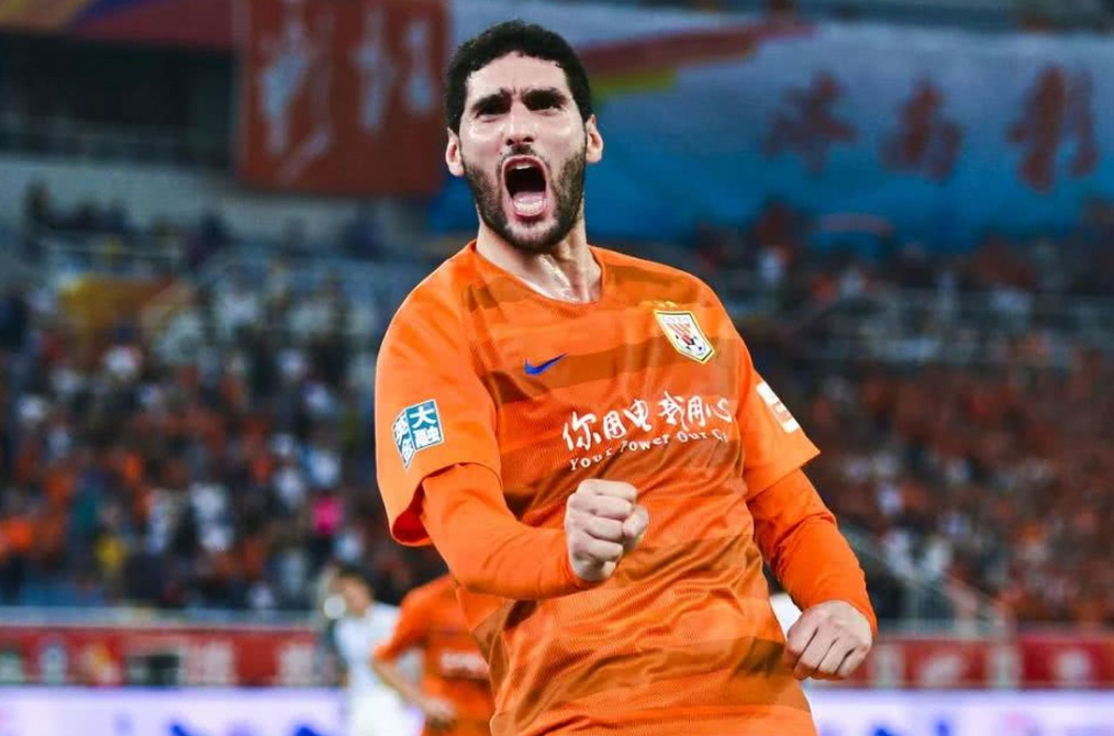 九游体育-中超今夜走向成谜，法兰克福防线松动，球迷炸锅，身体对抗强度拉满-九游体育