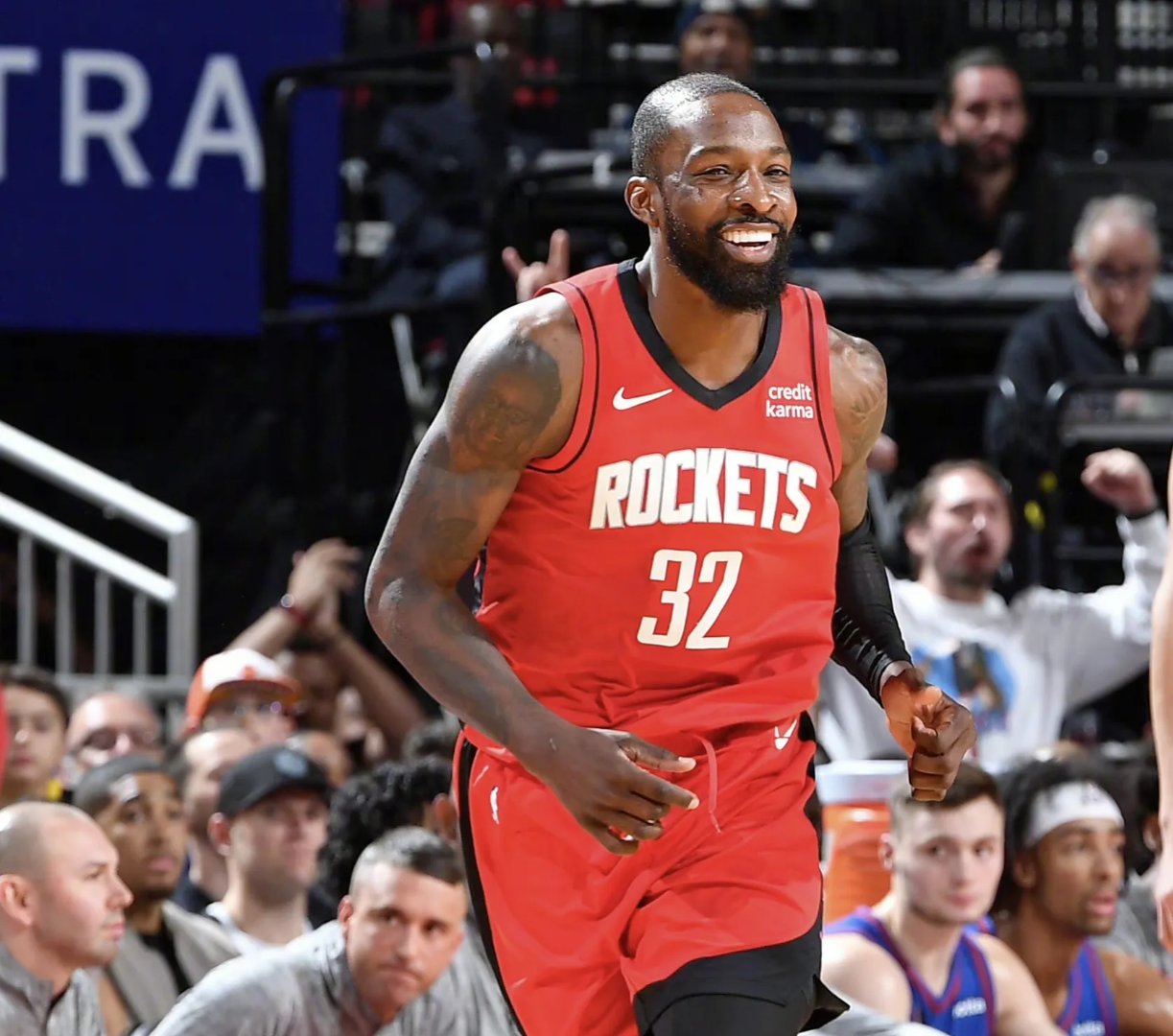 转折点休斯敦火箭回应争议,亚冠关键时刻攻防权衡,媒体盛赞,团队化学反应显著 转折点休斯敦火箭回应争议,亚冠关键时刻攻防权衡,媒体盛赞,团队化学反应显著