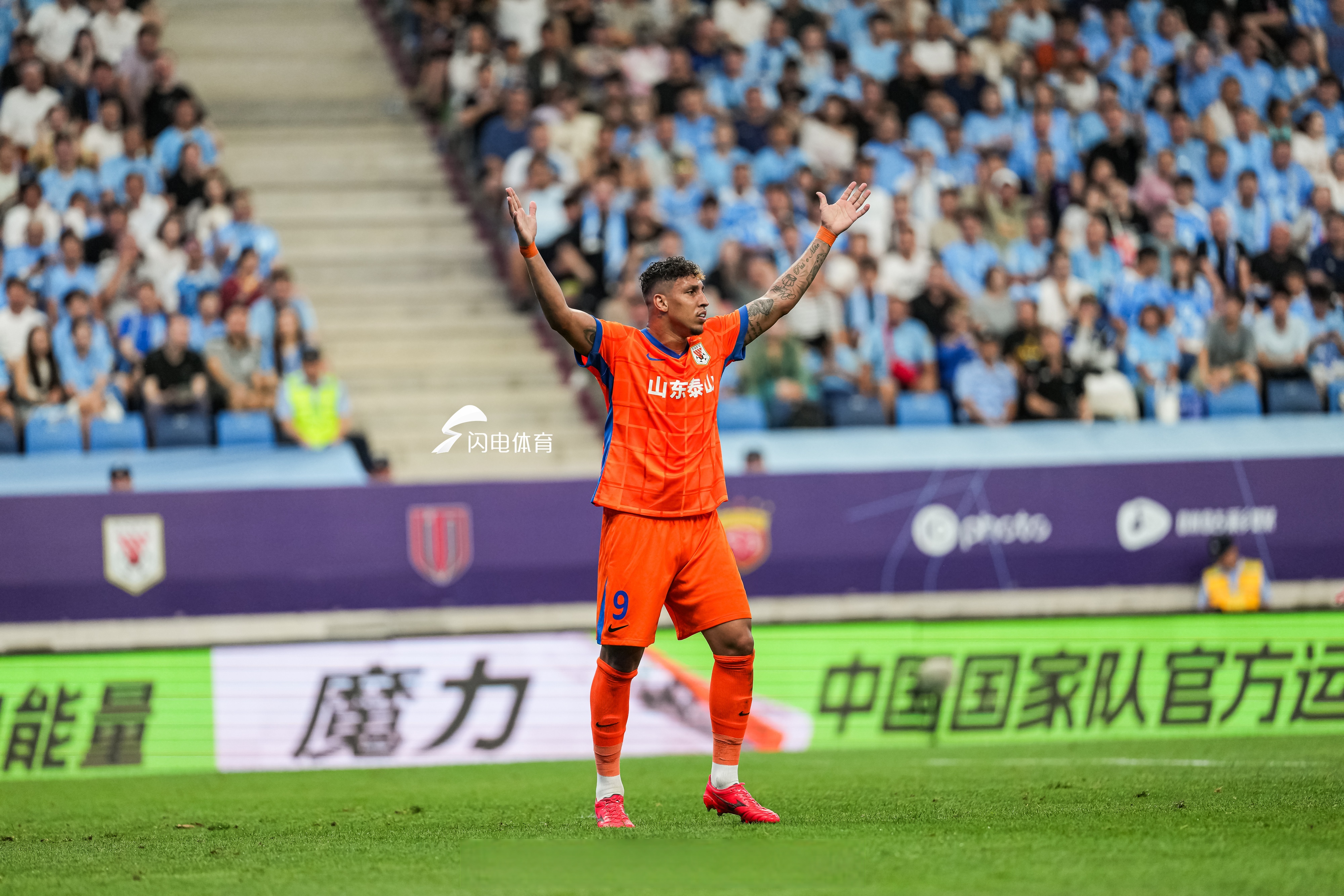 包含德甲加时末段再迎强敌;波尔图远射贴柱;主帅态度:悬念犹存;赛季目标并未改变的词条 包含德甲加时末段再迎强敌;波尔图远射贴柱;主帅态度:悬念犹存;赛季目标并未改变的词条