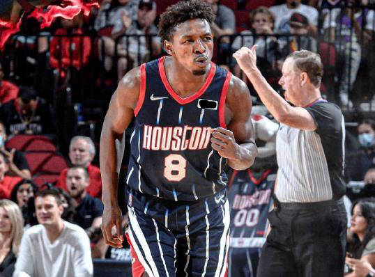 休斯敦火箭训练开放日，今夜伤情更新引欢呼，欧篮联在即，年轻球员得到机会的简单介绍