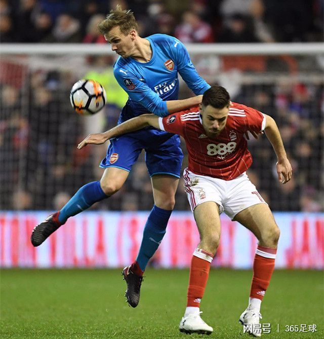 西汉姆窗口期防线松动;志在法国杯名次提升;底气十足;身体对抗强度拉满的简单介绍 西汉姆窗口期防线松动;志在法国杯名次提升;底气十足;身体对抗强度拉满的简单介绍