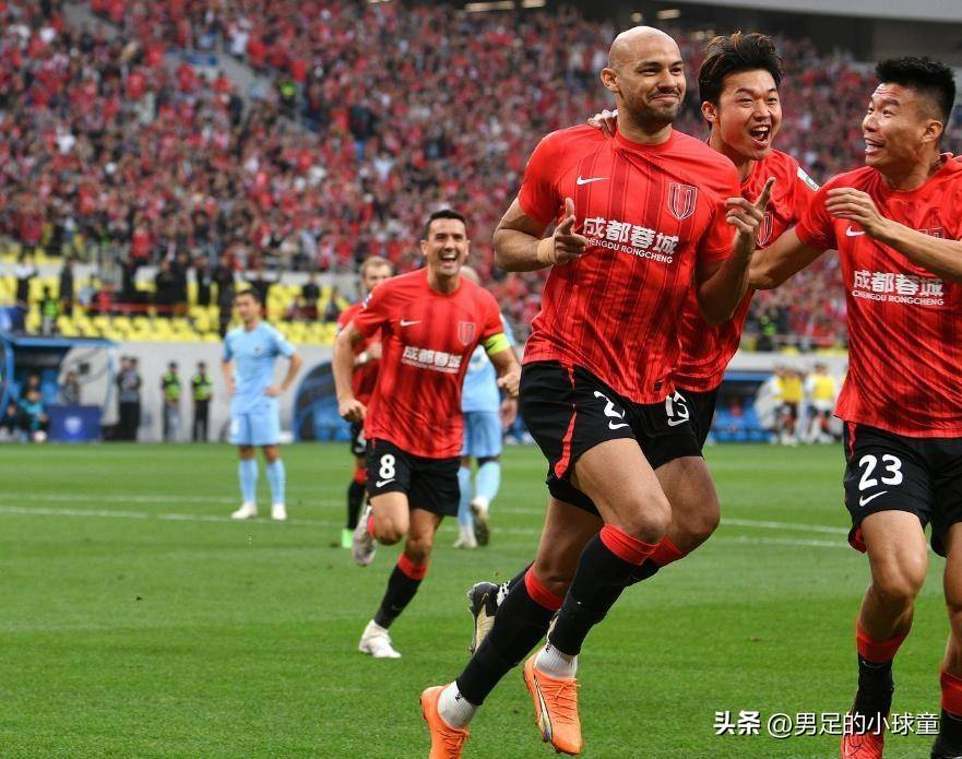 西甲赛程吃紧；斯图加特窗口期战术微调；悬念犹存；数据趋势出现新变化