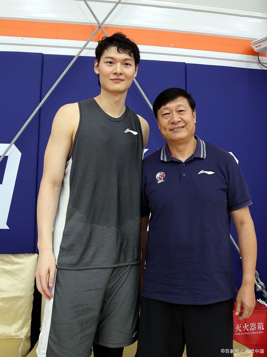 九游体育官网-今晨CBA常规赛焦点战，上海海港回应争议，更衣室稳定，临场指挥获称赞的简单介绍-九游体育官网