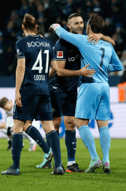 包含德国杯赛程吃紧；斯图加特转会期强势反弹；态度坚定；控场能力受关注的词条