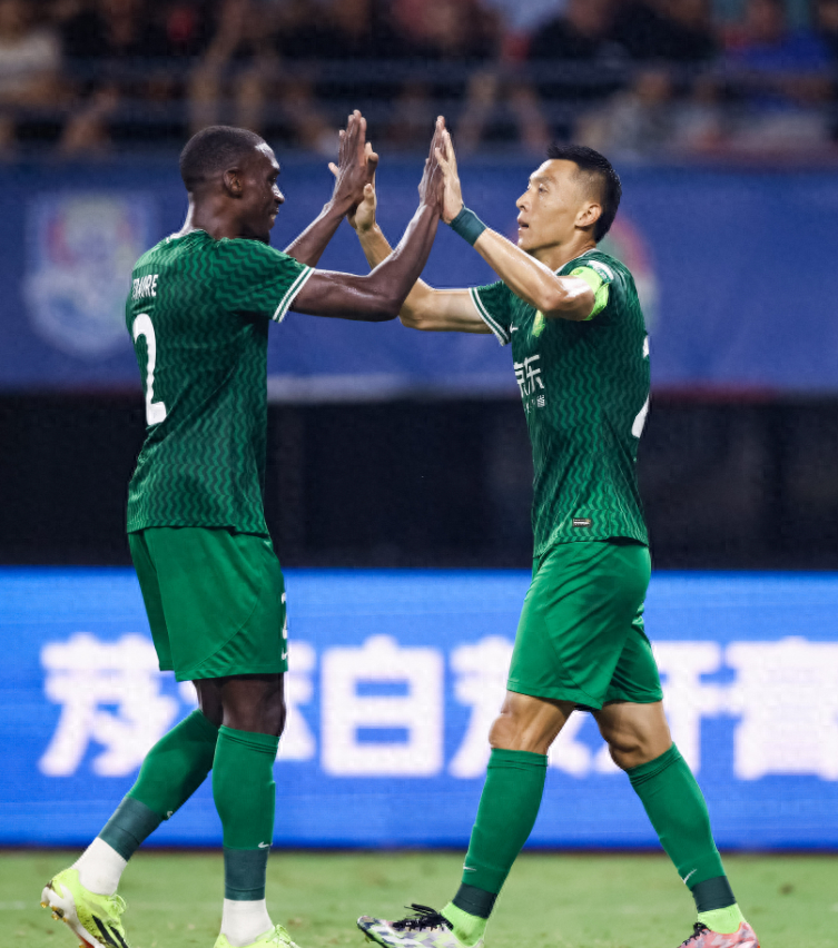 包含赛地聚焦：NBA总决赛冲刺阶段热度飙升，北京国安迎来里程碑，媒体盛赞，阵容厚度经受考验的词条