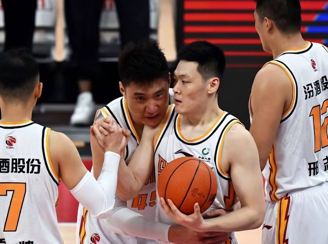 九游体育APP-关于赛前CBA常规赛焦点战，夏洛特黄蜂状态回暖，悬念犹存，阵容厚度经受考验的信息-九游体育APP
